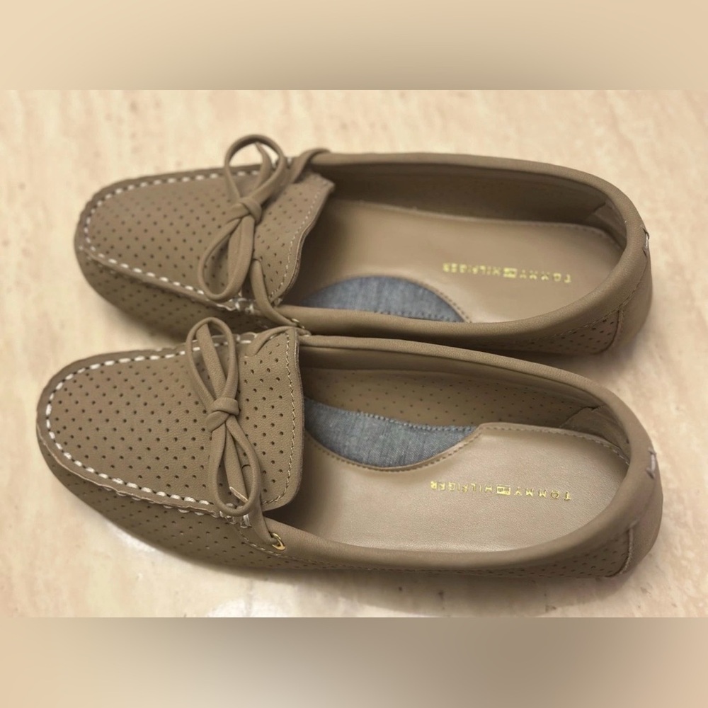 Tommy Hilfiger Womens Loafers Flat Slip-on Perforated Boat Shoes, Size 8 - Picture 5 of 7